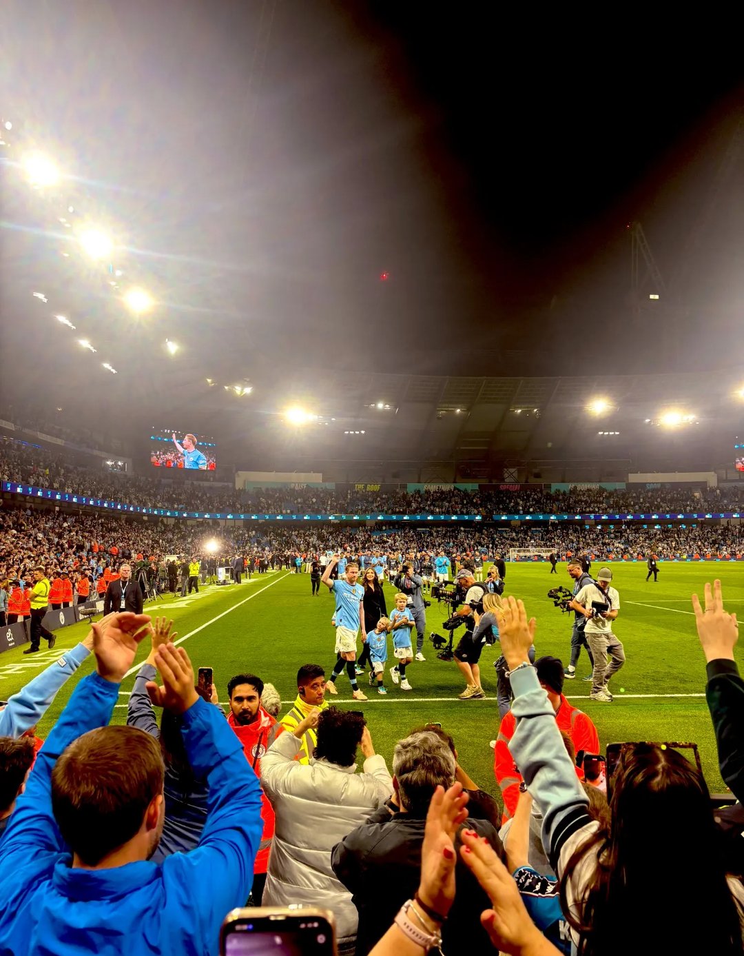 星空官网关于德布劳内焦点对战，Ning与30激战篮网分钟，战术调整胜负难料！赛场气氛高涨的信息