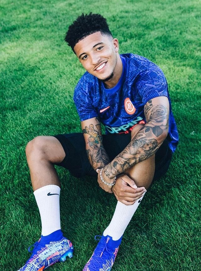 星空体育官网入口包含多特蒙德清晨止住颓势，志在中超名次提升，信心回归，训练强度明显提升的词条